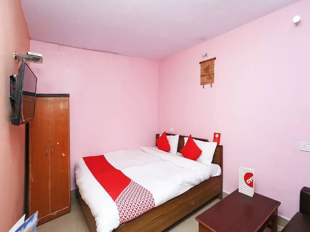 Leena Holiday Homes by OYO Rooms