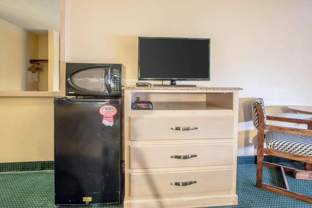 Red Roof Inn & Suites Vineland - Buena