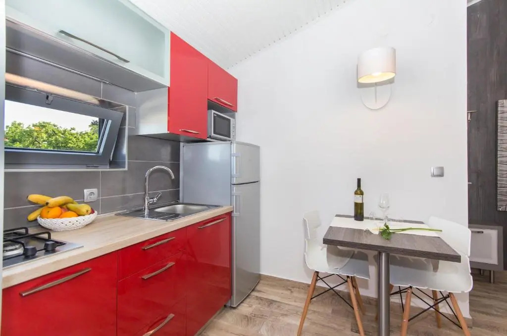 Alison Apartments