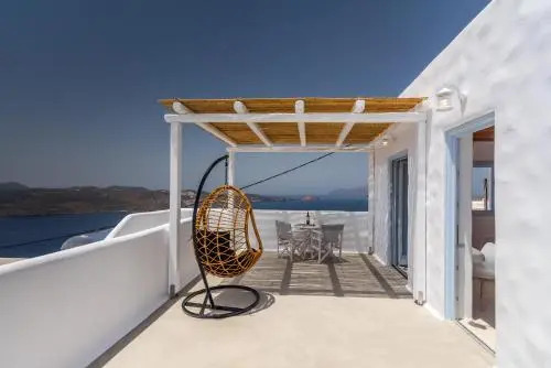 Plaka Suites