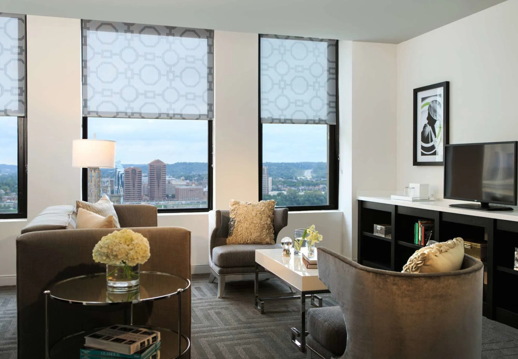 Renaissance Cincinnati Downtown Hotel