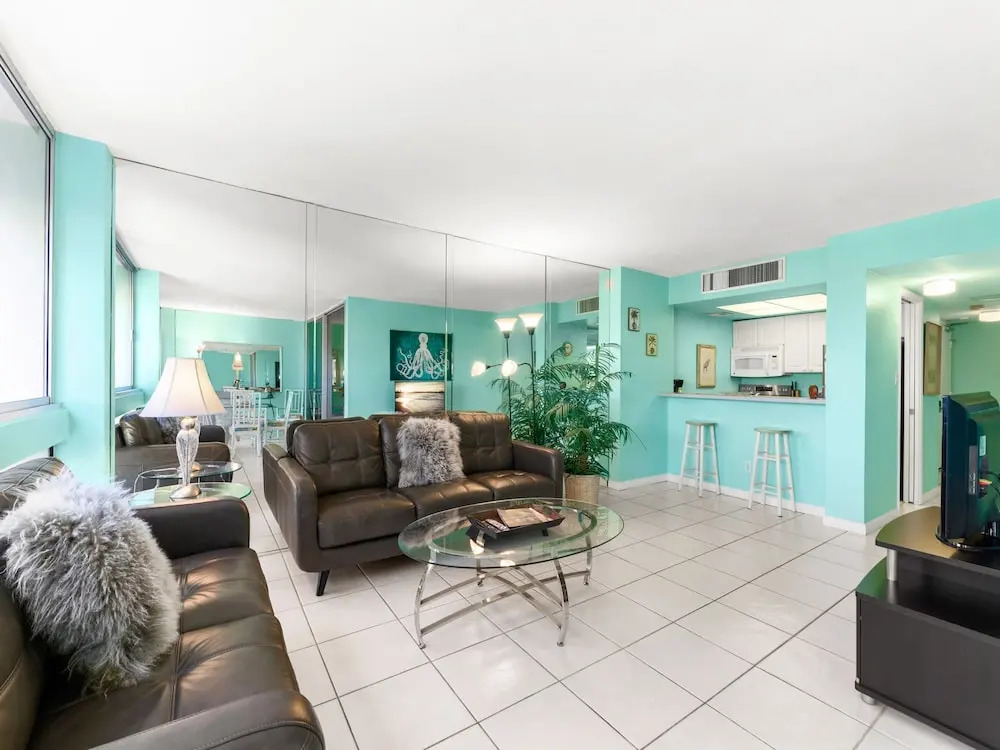 Palm Bay Club 7th-Floor Oceanfront Condo on Private Beach
