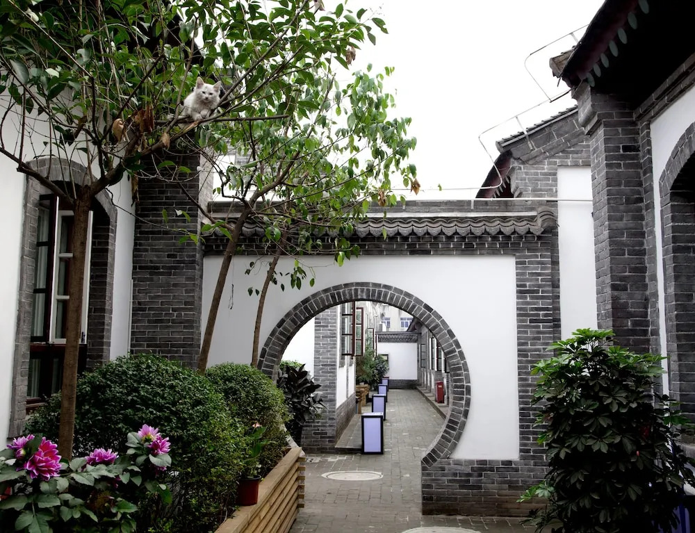 7 Sages International Youth Hostel