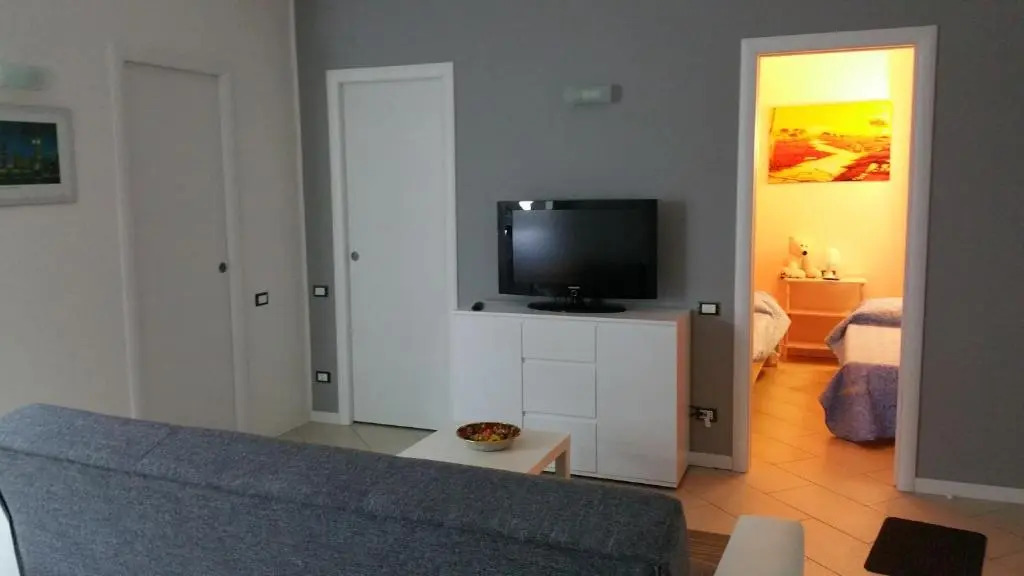 Chris Apartment