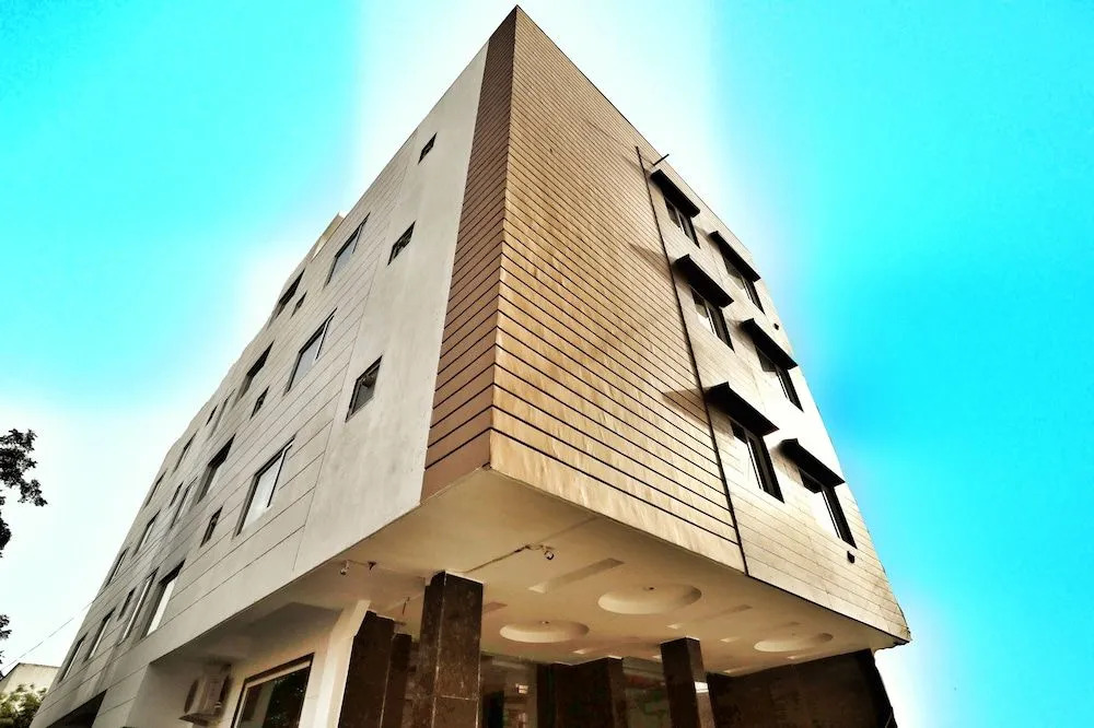Hotel Aerocity Purple Orchid
