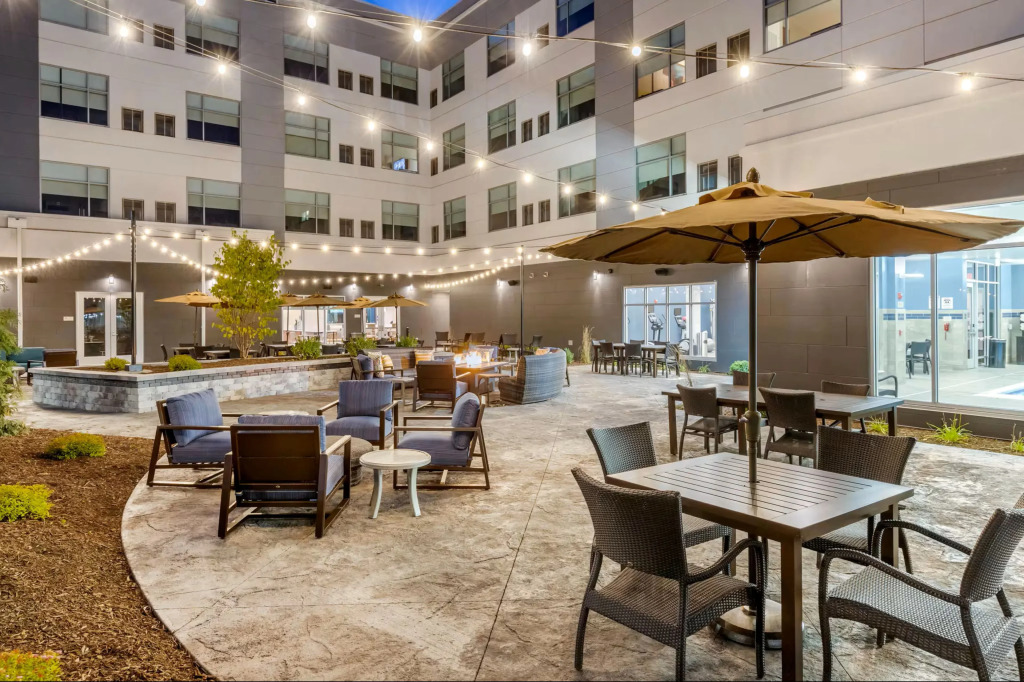 Holiday Inn Express Bettendorf - Davenport NE by IHG