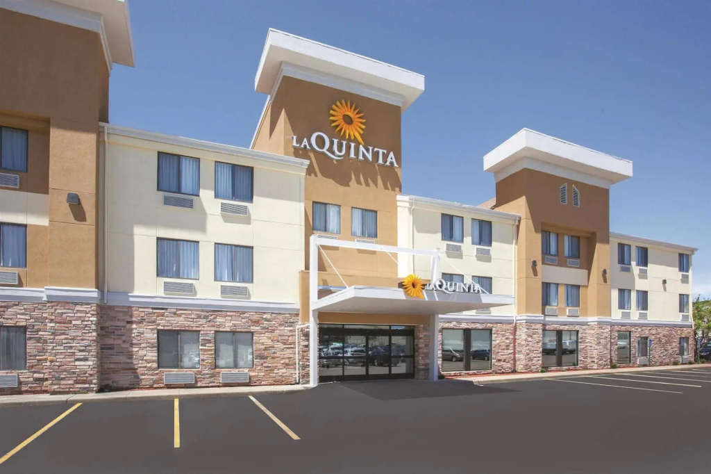 Отель Fairfield Inn & Suites by Marriott Cedar Rapids North