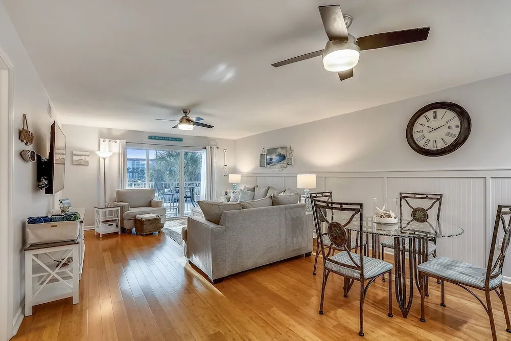 Seacrest 206 is a gorgeous Gulf Front2 BR with Free Beach Service for 2 by RedAwning