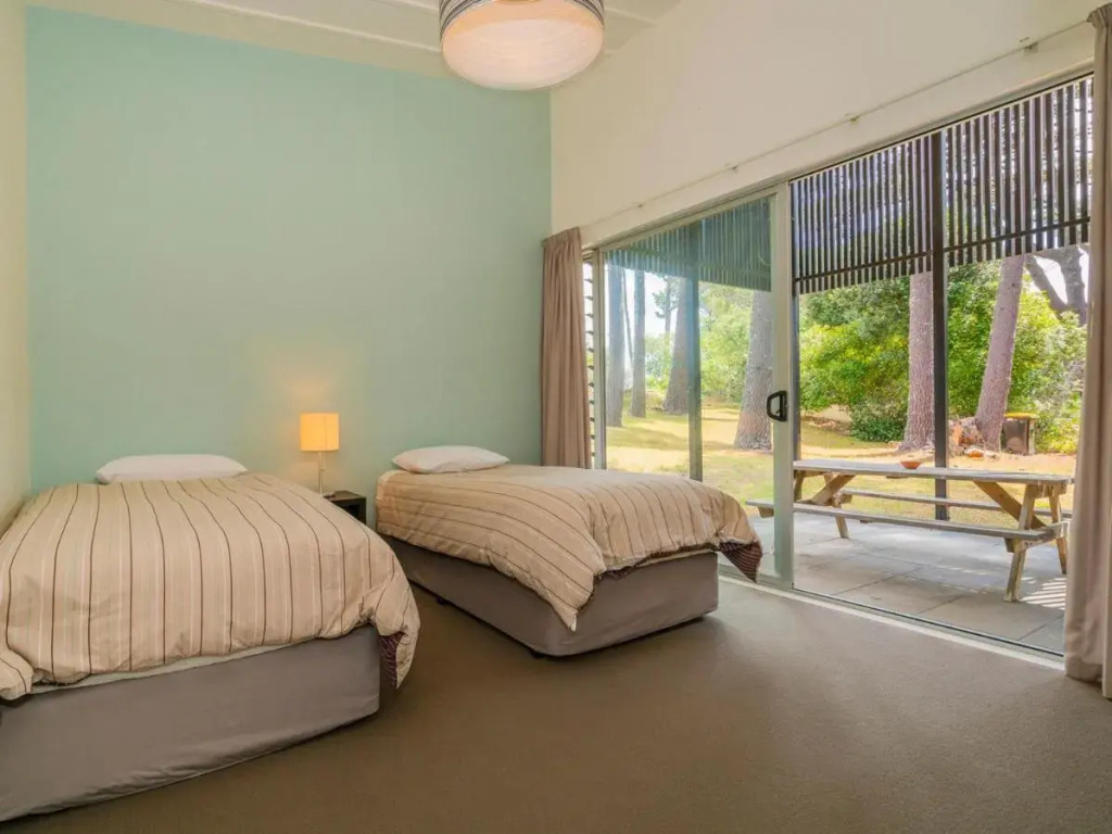 The Golden Hideaway - Matarangi Holiday Home