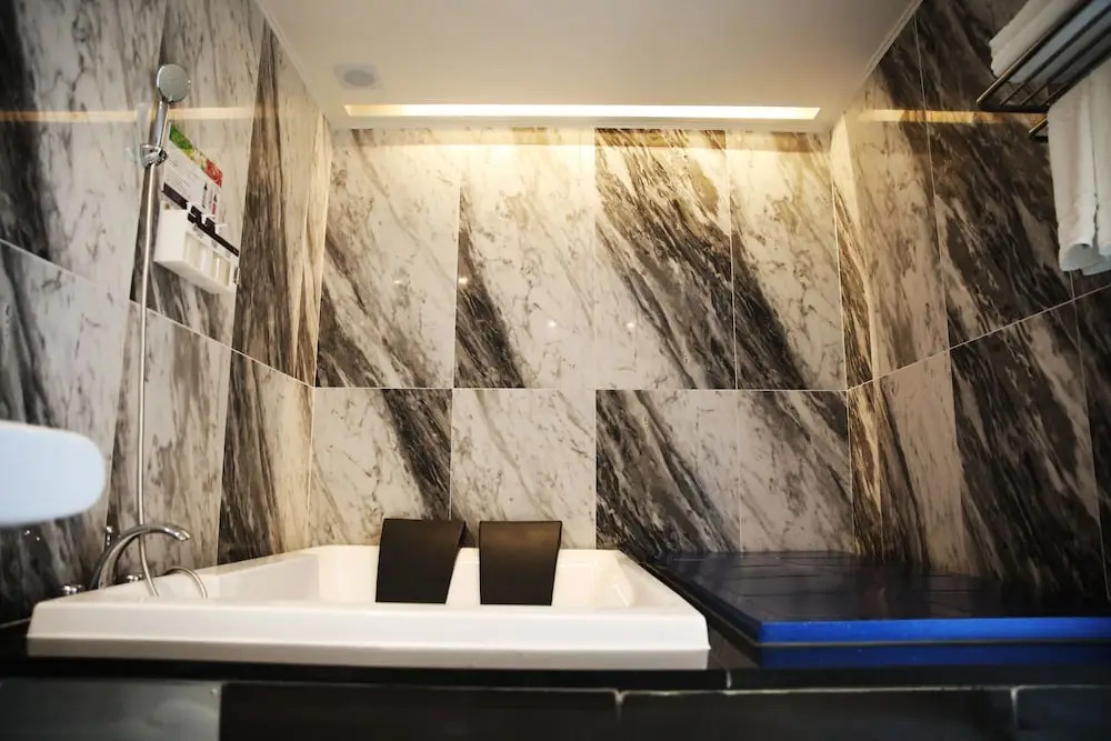 February Hotel Gimhae