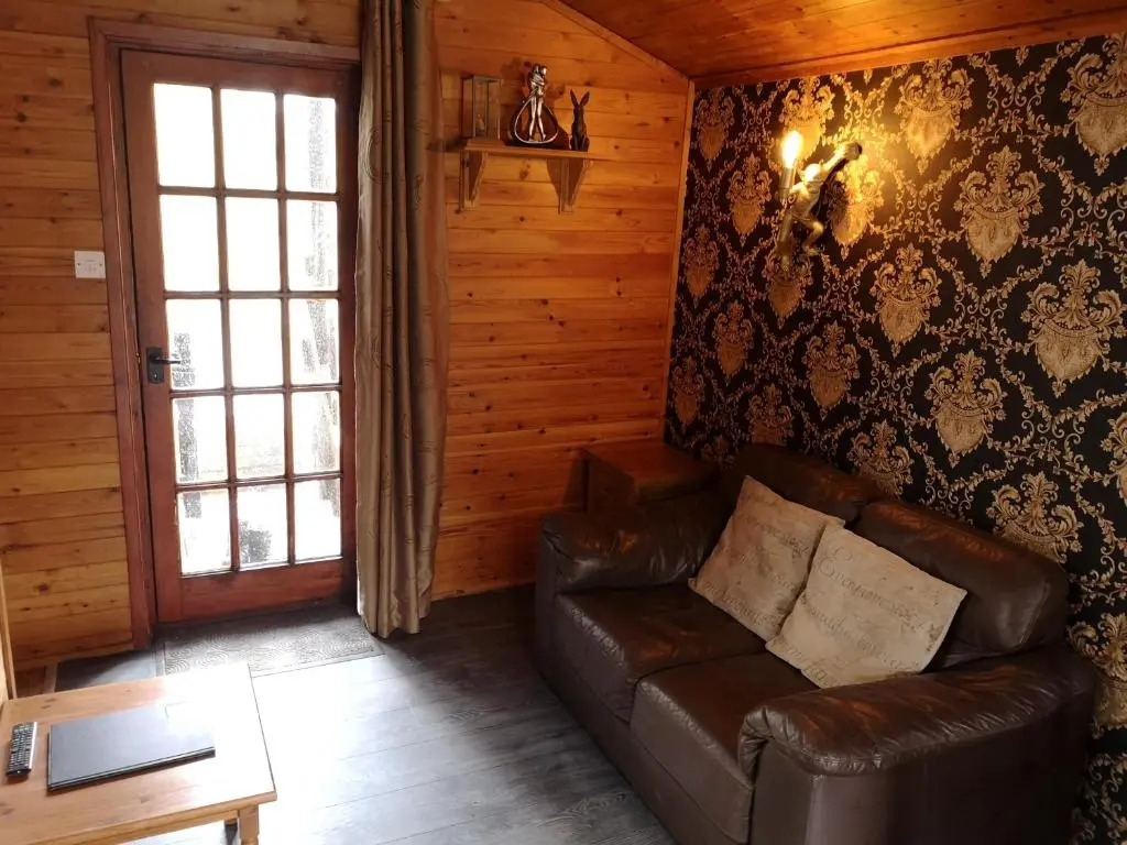 Otter 3 Lodge -Jungle Inspired -Dog Friendly -Private Hot Tub -Warminster-Bath-Salisbury