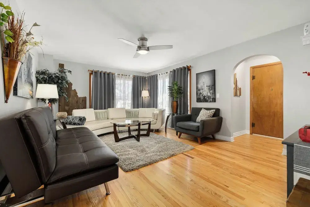 Spacious Family Home w/ Garage Game Room & Office!