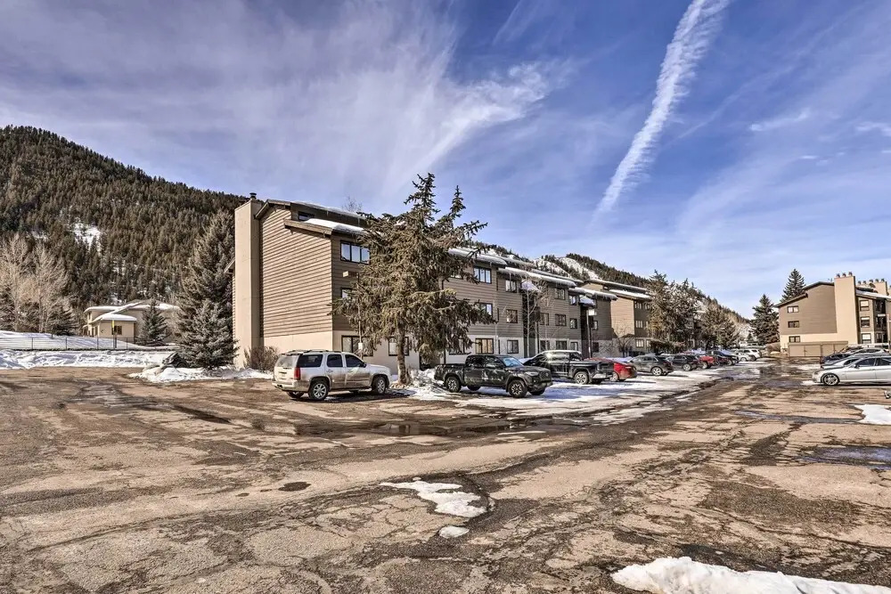 Inviting Mountain Condo w/ Balcony in Vail Valley!