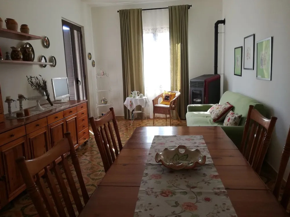 Independent House With Private Swimming Pool Inside the Natural Park of the Etna