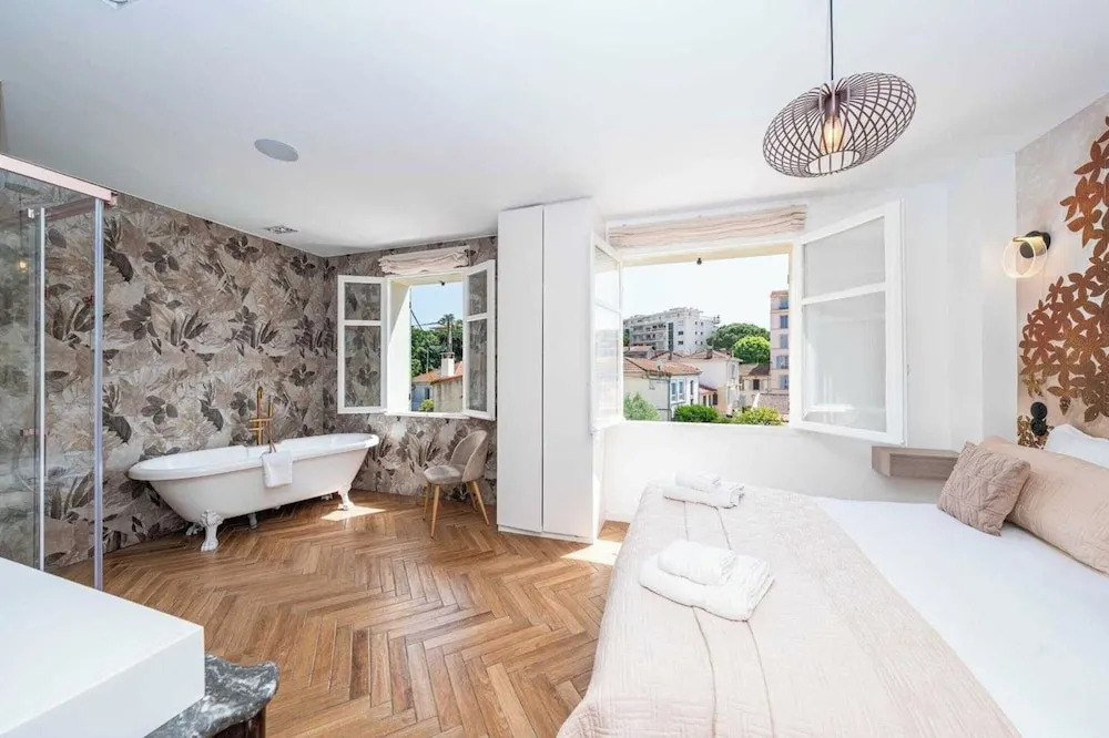 Superb Villa With Swimming Pool & Wellness Area