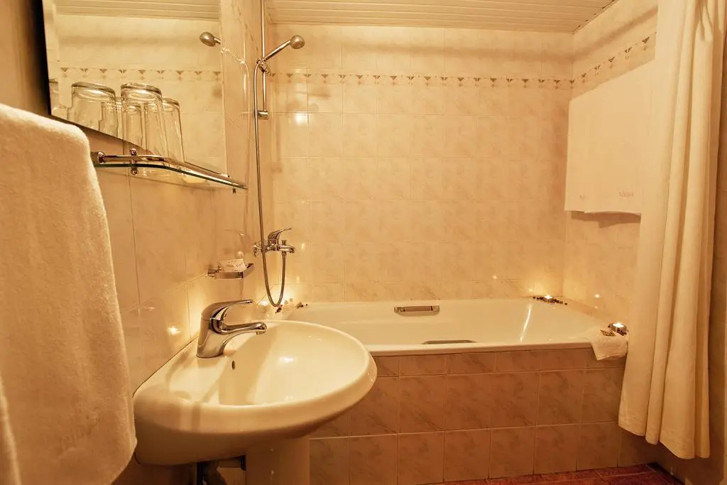 Ljuljak Hotel