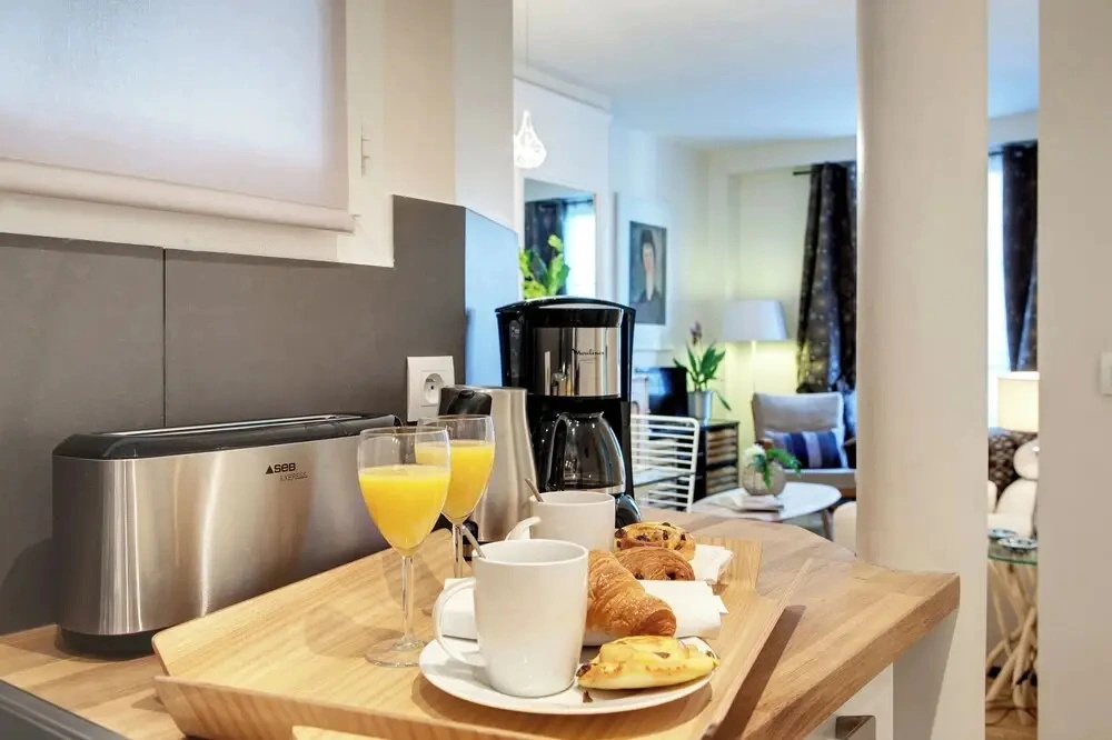 Paris Sevigne Elegant residence