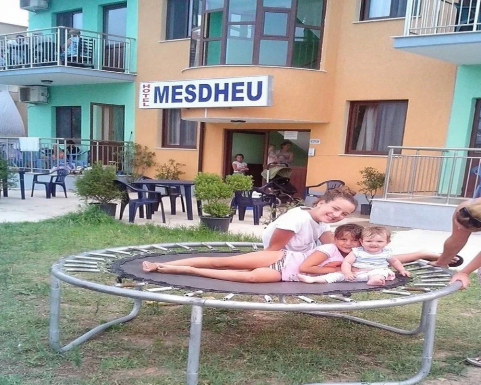 Hotel Mesdheu Velipoje