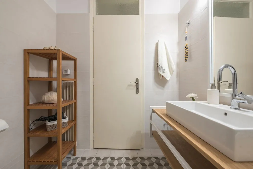 Athenian House in Plaka Villa by Athenian Homes