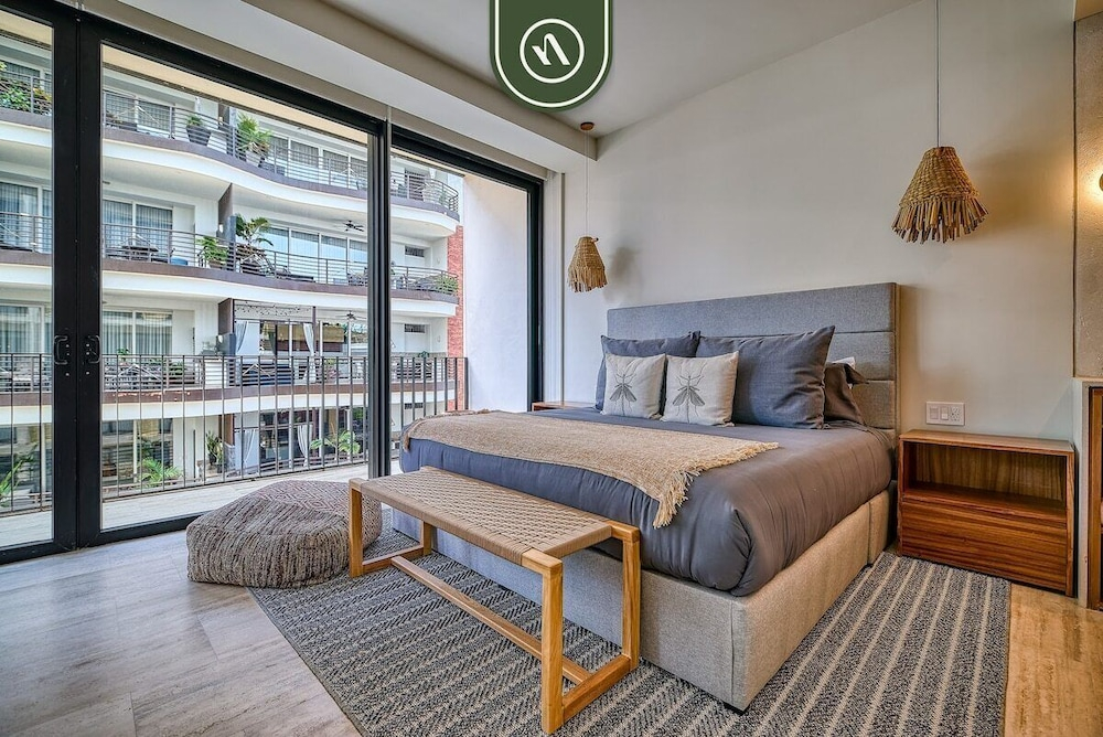 Luxury 1 BR Condo in Romantic Zone - Infinity Pool
