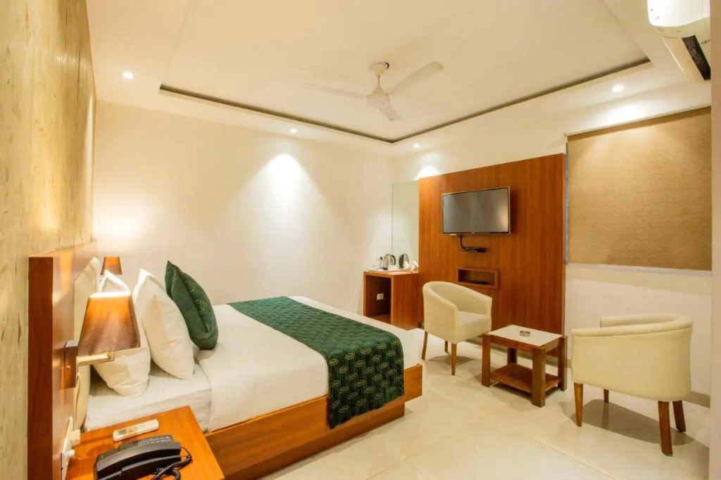 The Plaza Arch Premium - Indira Gandhi Intl Airport