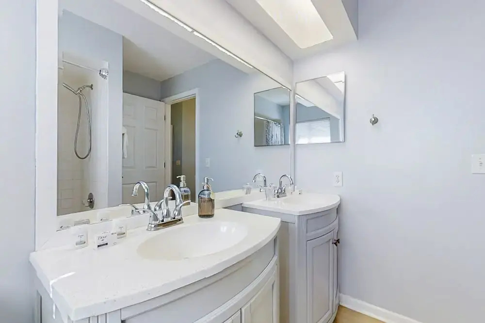 Pristine Palms House in Palm Coast With Enclosed Pool & Full Kitchen