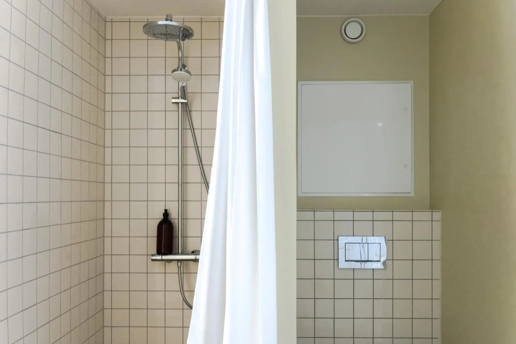 ★Central Apt · Newly Renovated · Shopping Street★