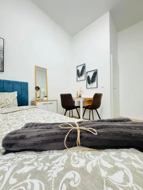 5BR Apartment Near Matzleinsdorfer