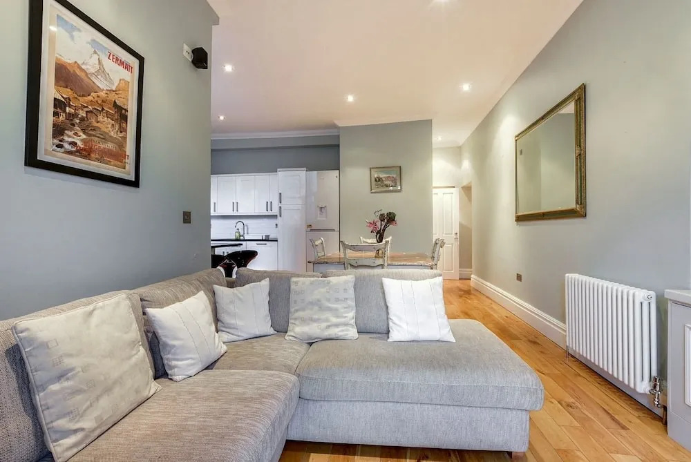Beautiful 2 bed in Heart of West London