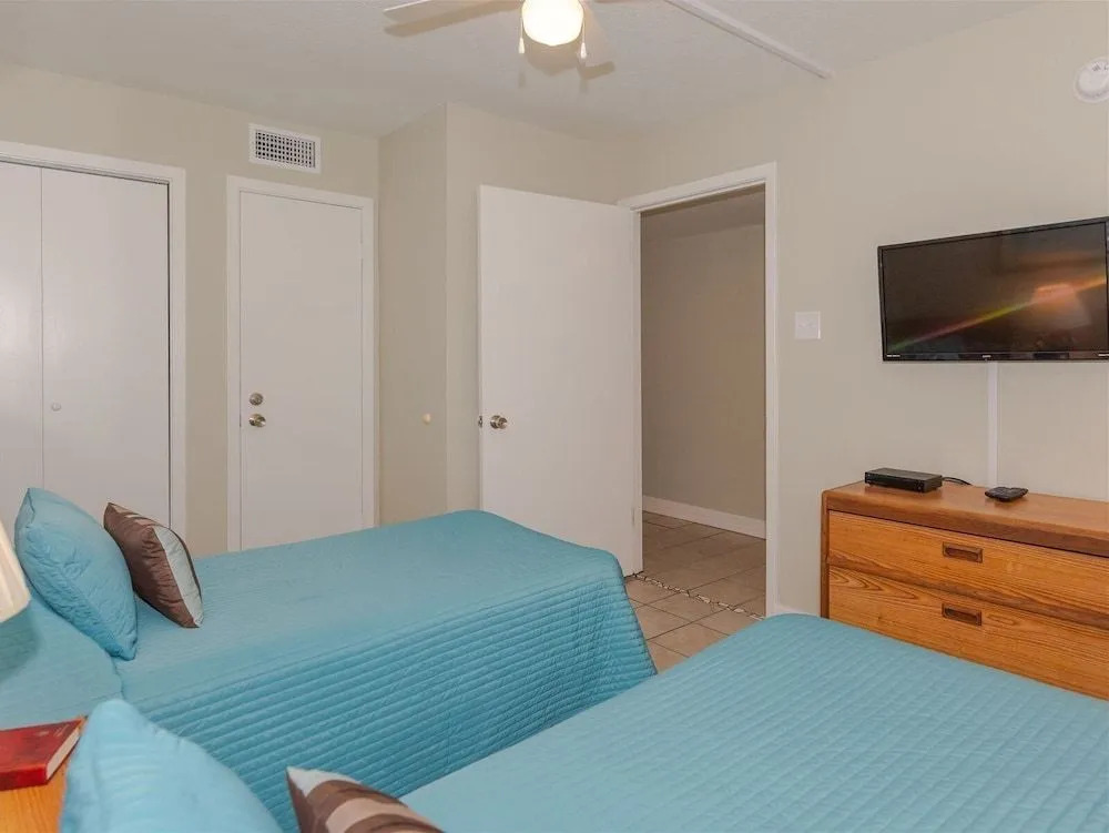 Laguna Reef Condos by VTrips