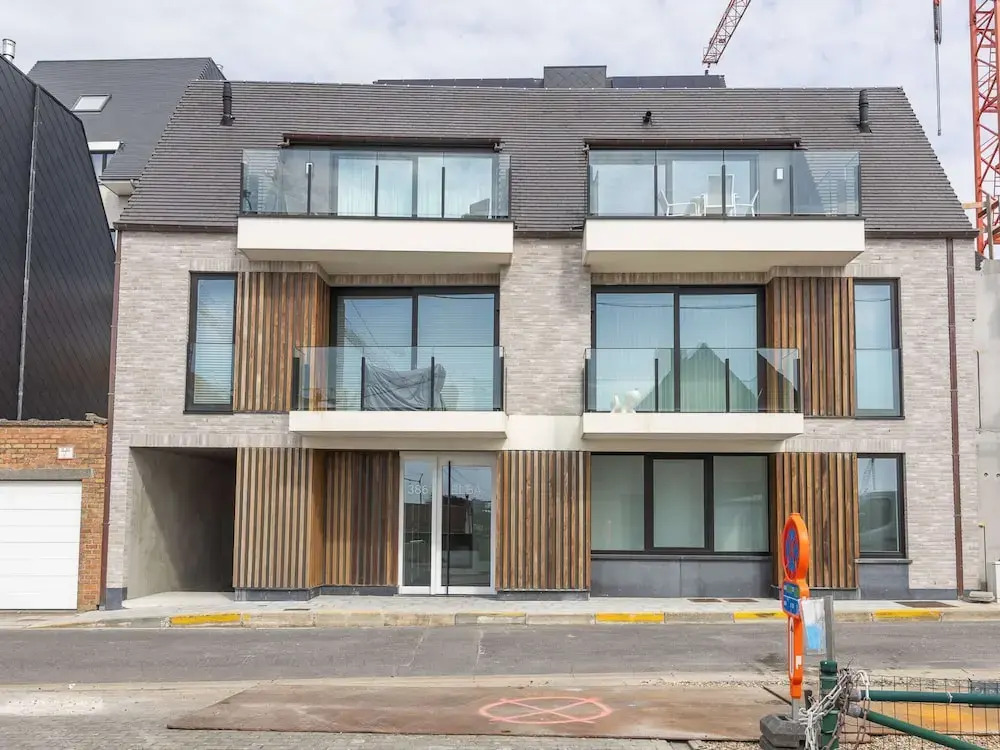 Newly Built Rooftop Flat With Sun-facing Terrace