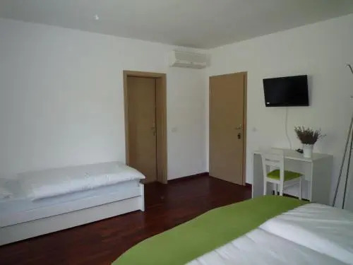 Guesthouse Pri Mihelovih
