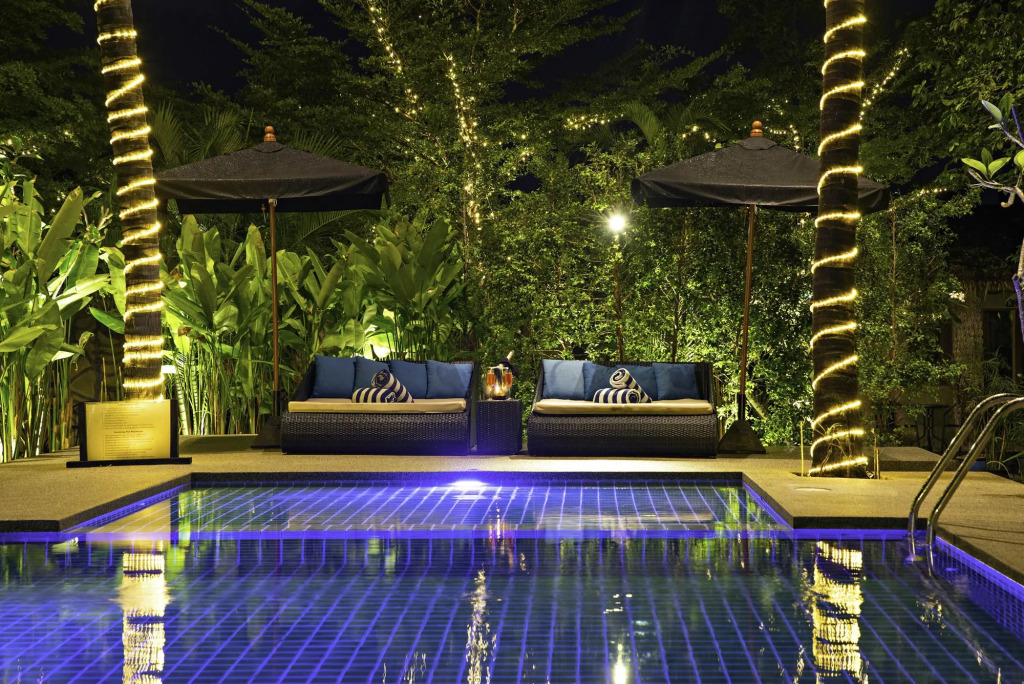 The Privilege Hotel Ezra Royal Garden