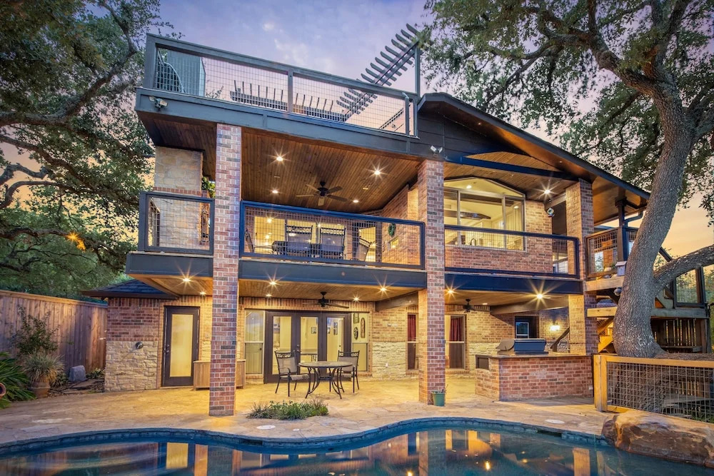 Hummingbird Hideaway 4 Bedroom Home