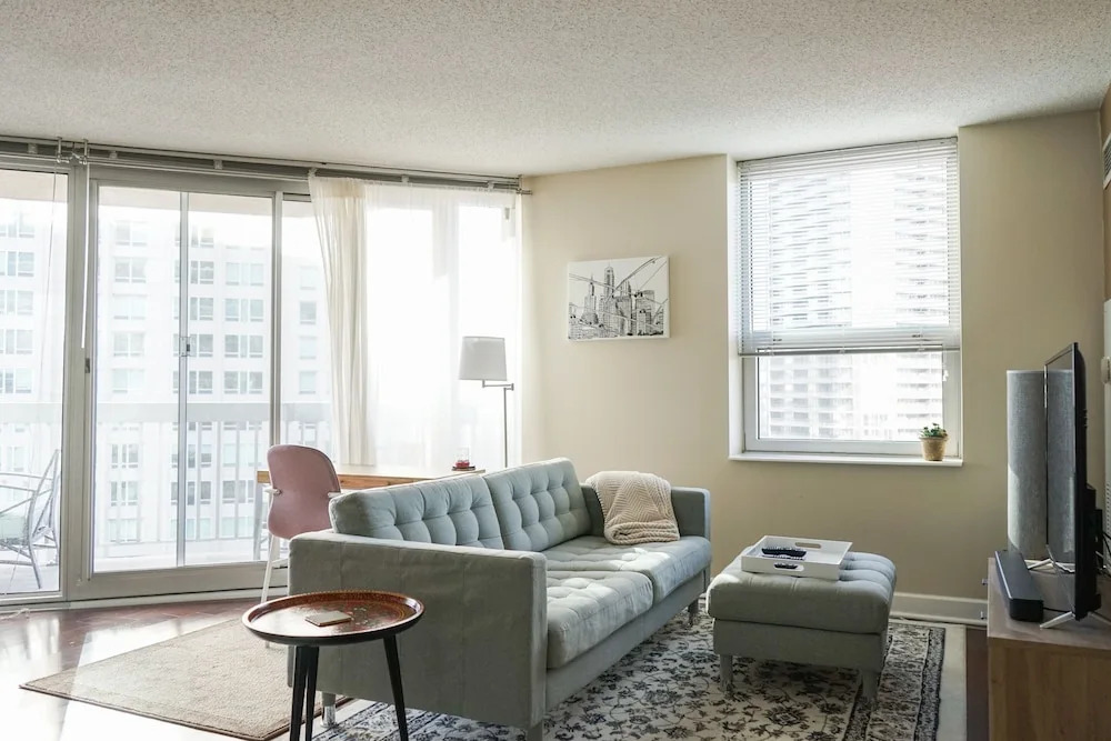 North Dearborn Unit #2304 - 1 Br Condo