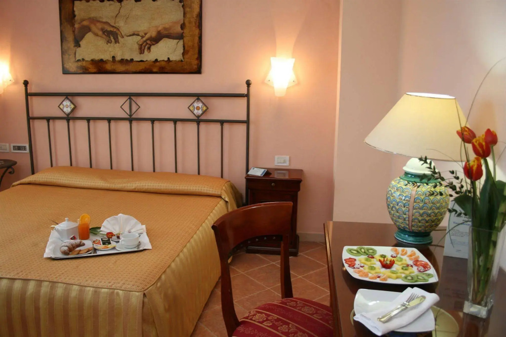 Emmaus Hotel