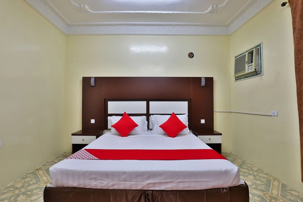 OYO 285 Masharef Furnished Units In