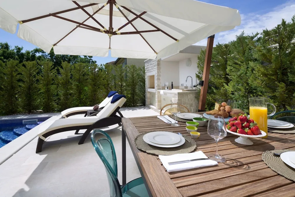 Villa Sophia by HMZ Villas