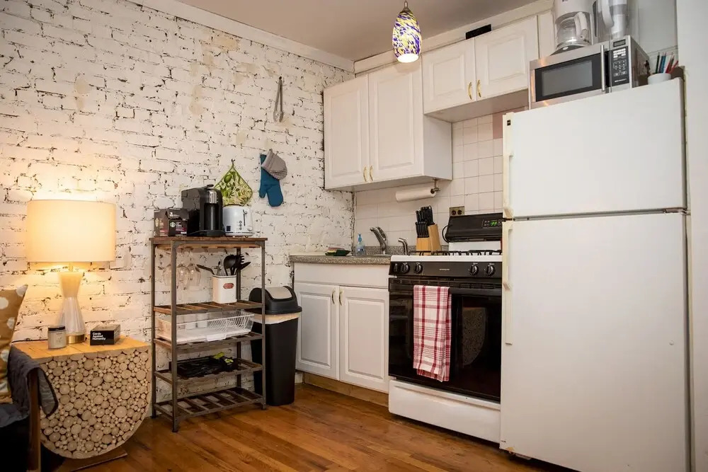Sunny Fully Furnished Studio in Chelsea