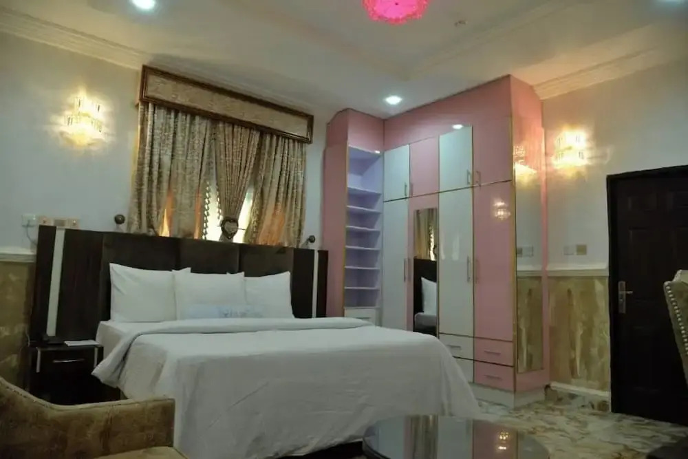 Plot 400 Luxury Apartments