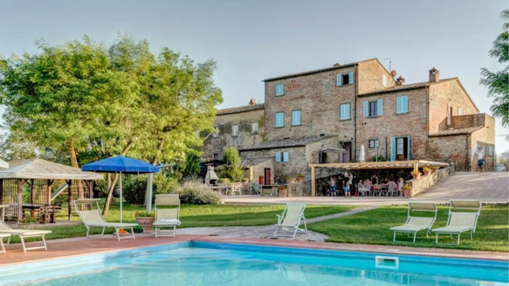 Indipendent Residence for 24 Guests Composed of 7 Apartaments Pool-fattoria GLI Ziri