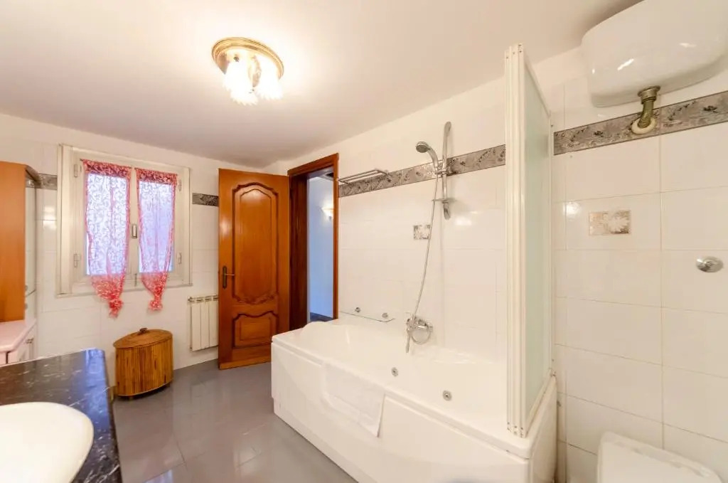 JOIVY Sunny 2-Bed Flat Near Aquarium