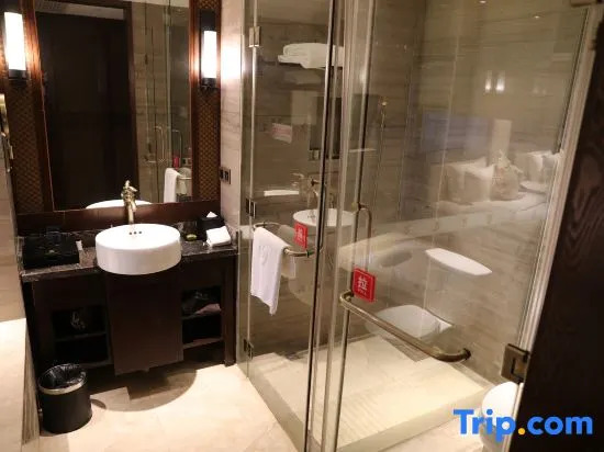 Zhangzhou Longjia Hotel