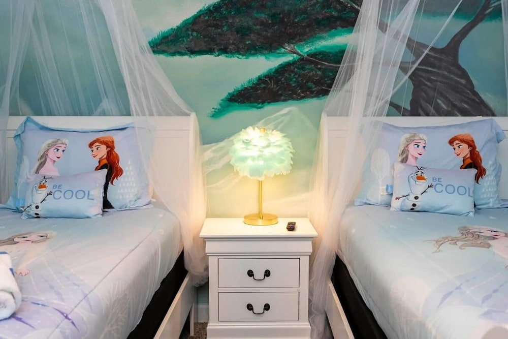 Storey Lake 4BR Home w/ Themed Room & Pool