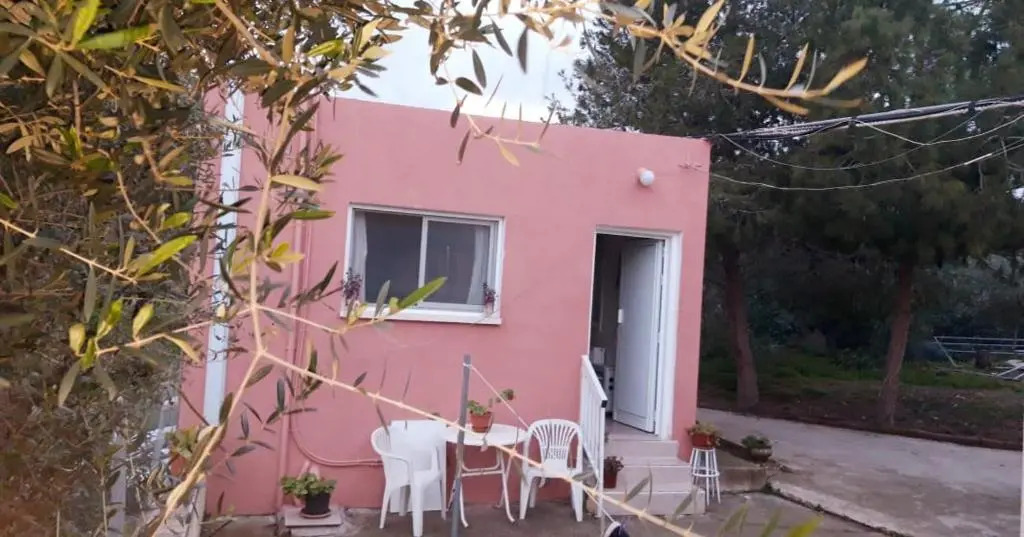 Detached Cozy Studio
