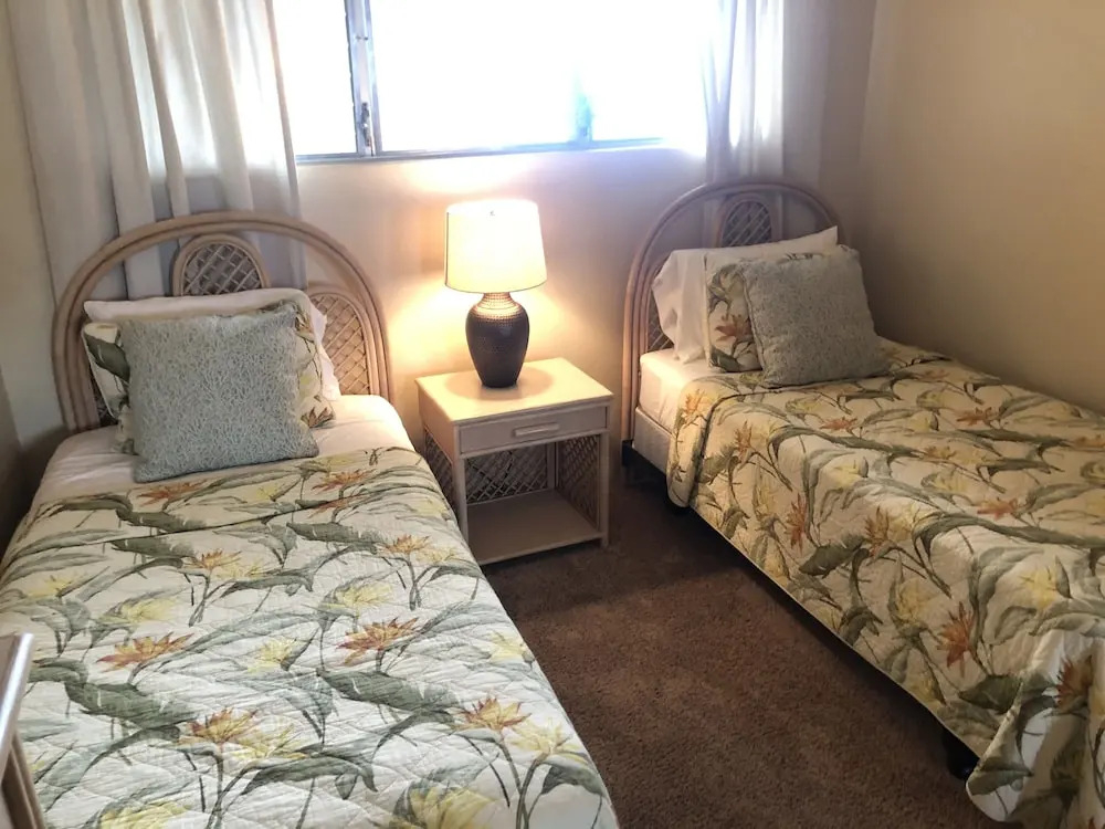 Royal Mauian 503