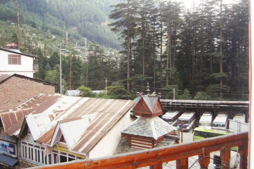 Hotel Rock Regency, Manali