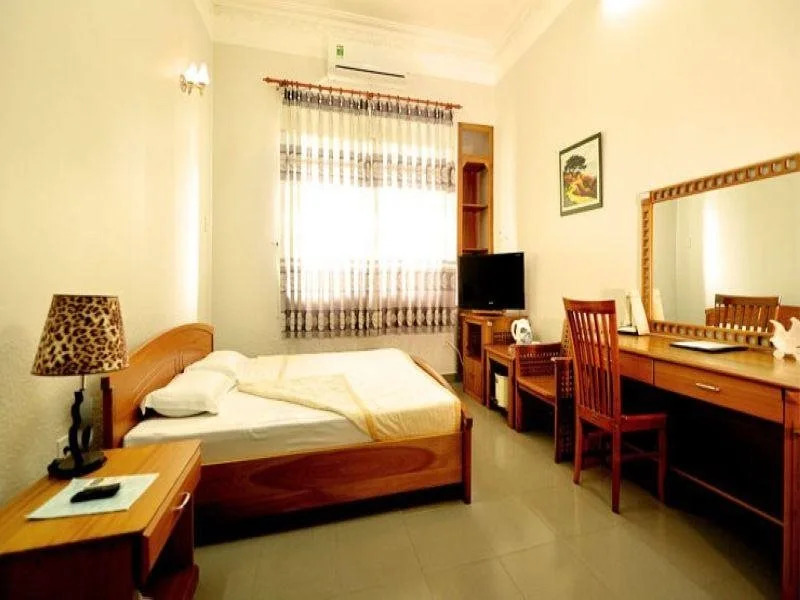 Nhà Hàng Khách Sạn Hòa Bình 2