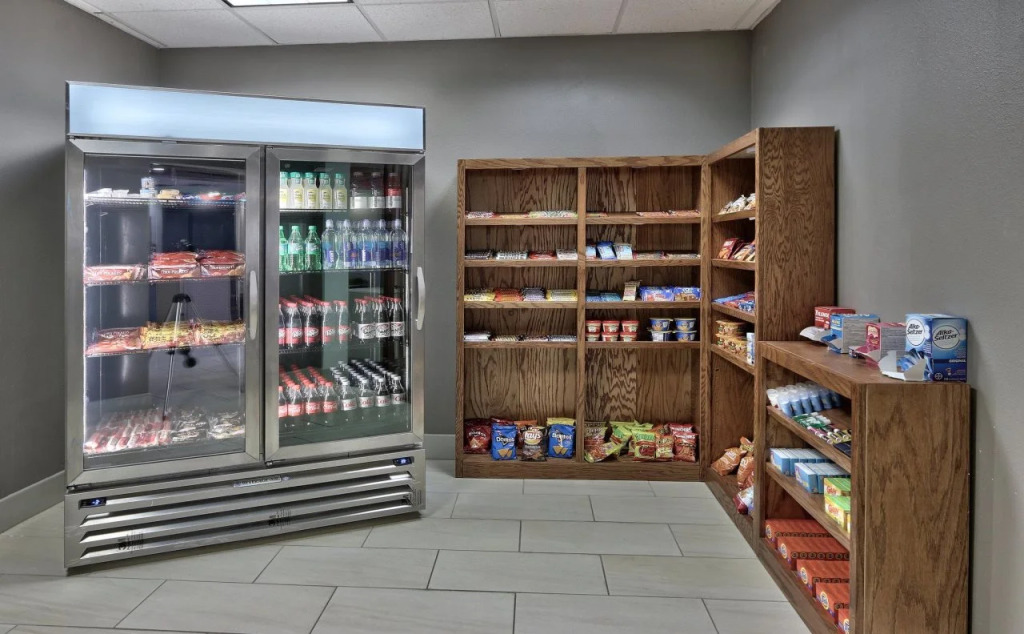 Holiday Inn Express & Suites Portales by IHG