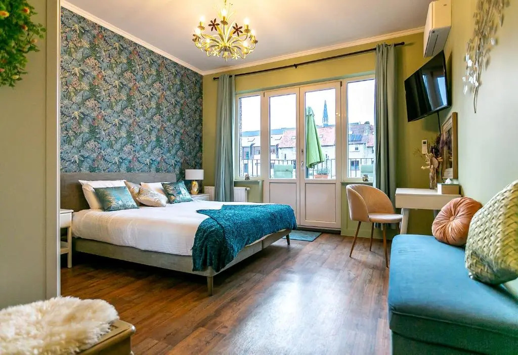 The Newport Lodge included 3h PRIVATE indoor welnes & use e-bikes